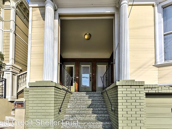 4th image of 2558 Sutter St #2558