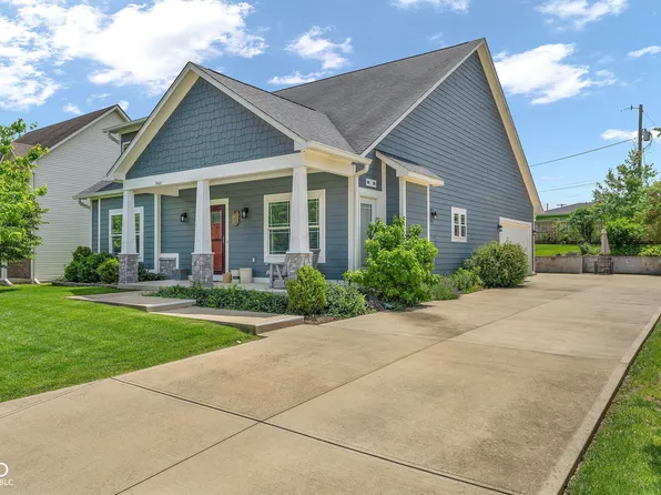 960 Deer Field Dr, Greencastle, IN 46135