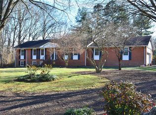 5709 Roundtable Rd, Greensboro, NC 27407