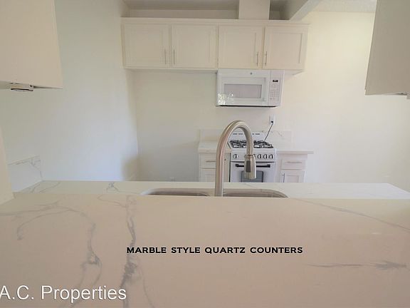 5th image of 5226 Radford Ave APT 2
