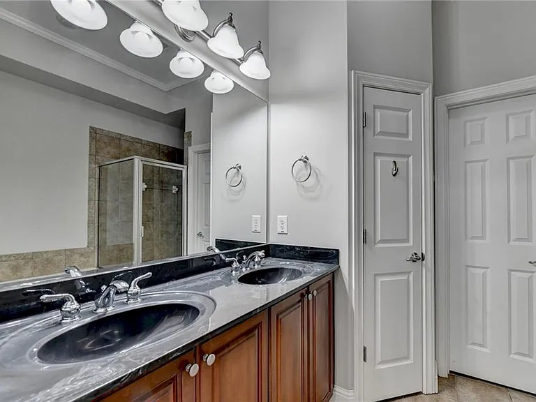 813 Clifton Heights Ln NE — Photo 30