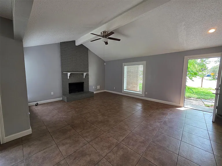 1115 Rock Canyon Dr — Photo 5