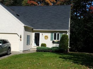 25 Chickadee Ln, Kennebunk, ME 04043