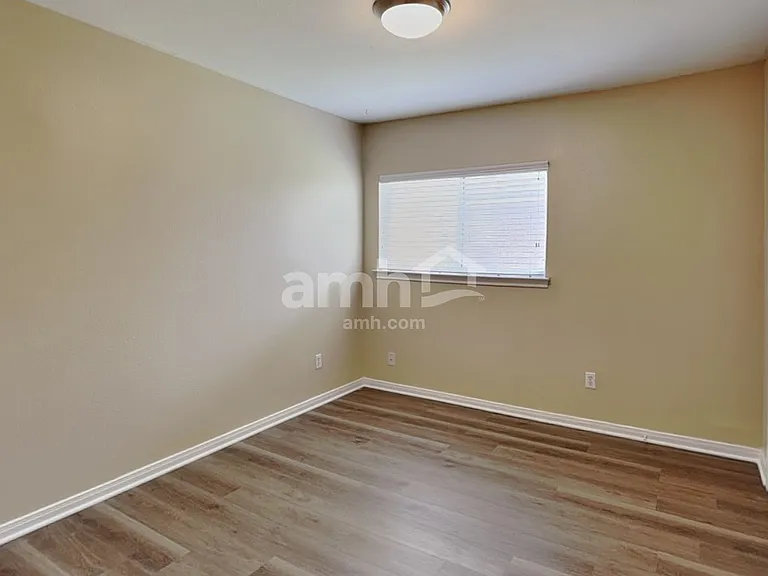 160 Bloomsbury Dr — Photo 14