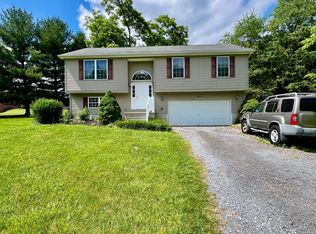 545 Keepsake Dr, Falling Waters, WV 25419