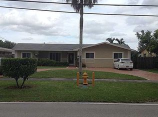 2335 NE 199th St, Miami, FL 33180