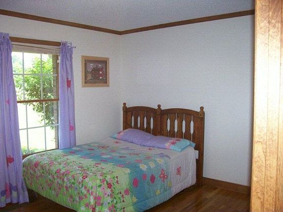 4th image of 178 Southfork Ln