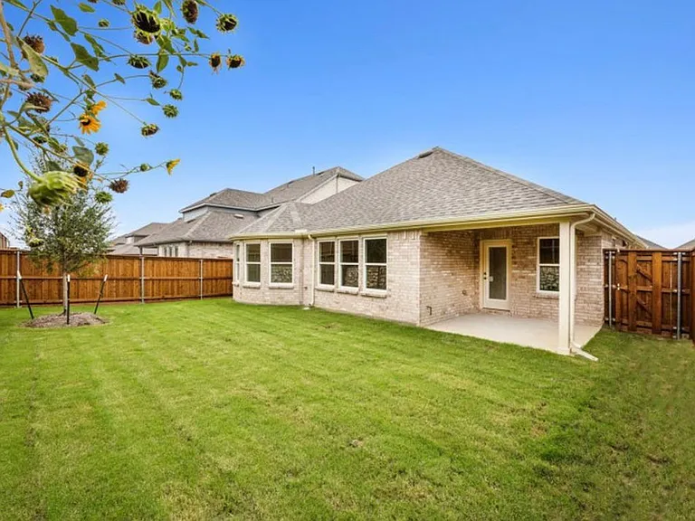 3832 Pennington Ave — Photo 3