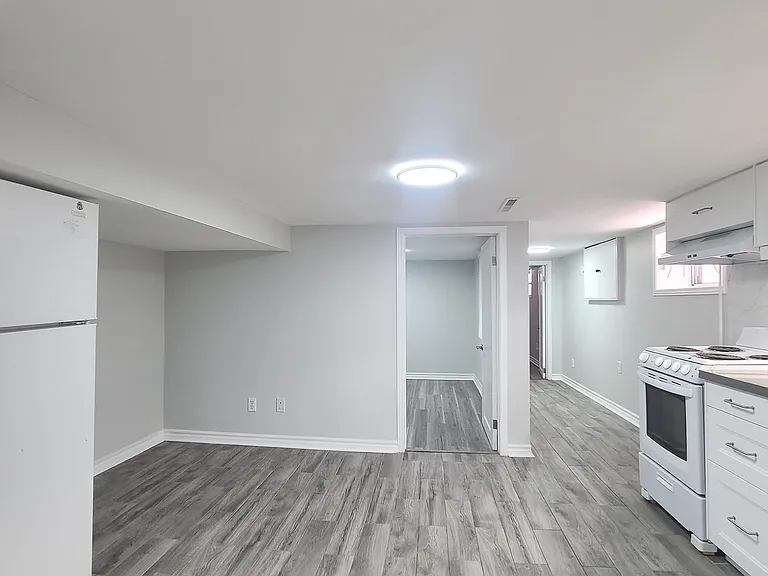 238 Strathmore Blvd #LOWER — Photo 3