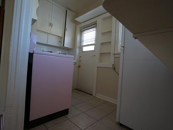 4th image of 1809 Mission Ave