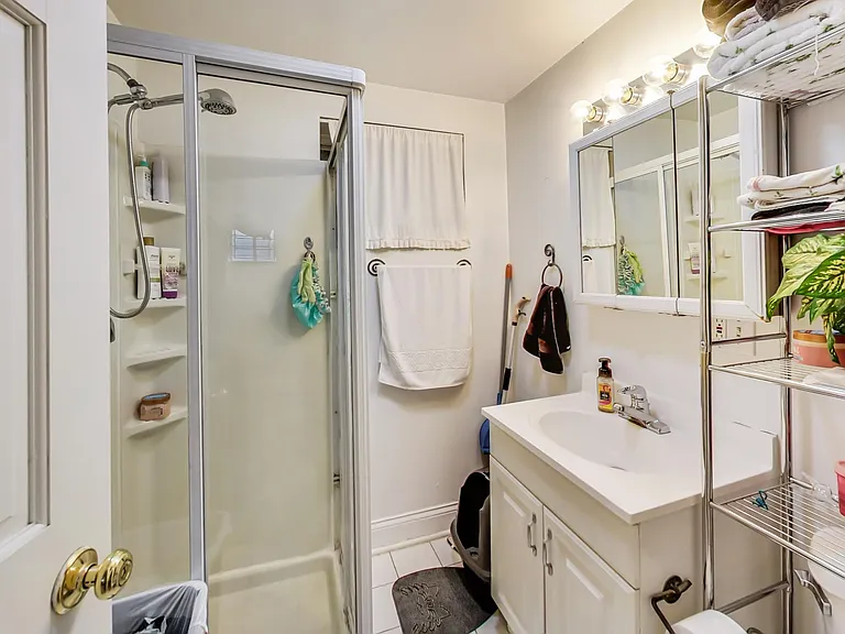 733 N Hoyne Ave #1 — Photo 22