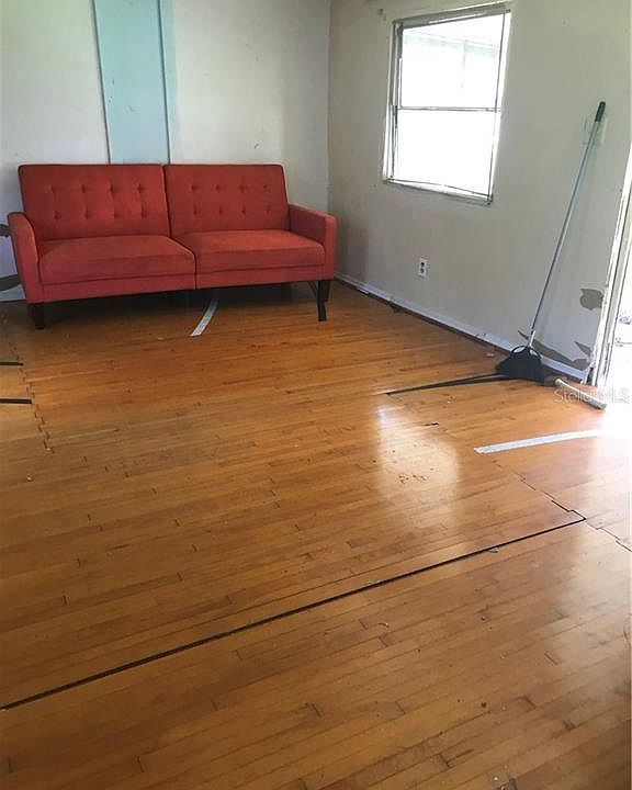 2nd image of 12912 Cambridge Ave