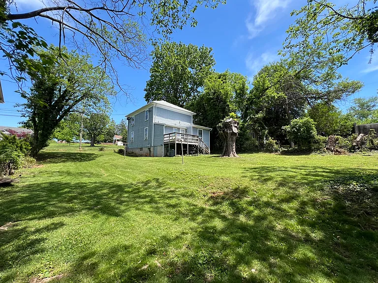 1012 Elliott Ave — Photo 1