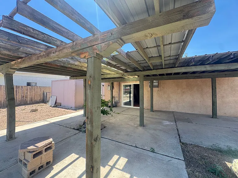 2734 Graceland Dr NE — Photo 16