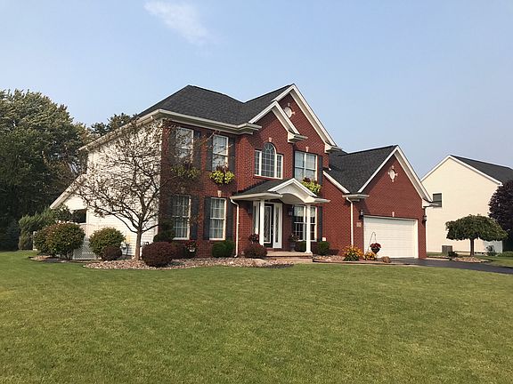 3rd image of 1285 Majestic Woods Dr