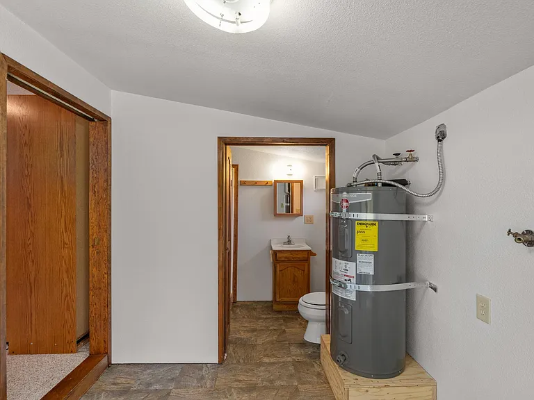 630 Bender Ln — Photo 22