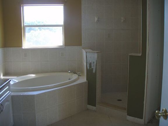 5th image of 3322 W Woodlawn Ave