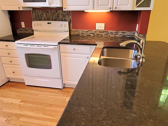 4th image of 864 Kimberly Ln