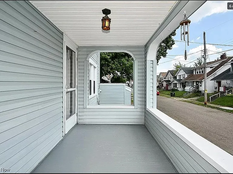 600 Columbus Ave NW — Photo 4
