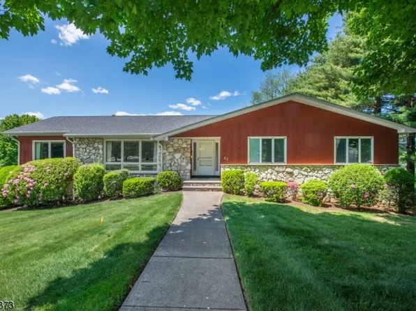 51 Christine Dr, East Hanover Twp., NJ 07936