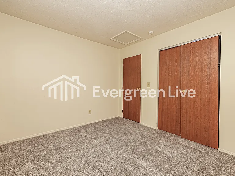 2476 Spring Valley Rd — Photo 12