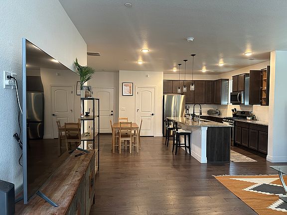 Open plan kitchen/dining area