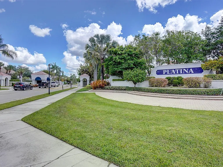 5133 Brisata Cir #P — Photo 37