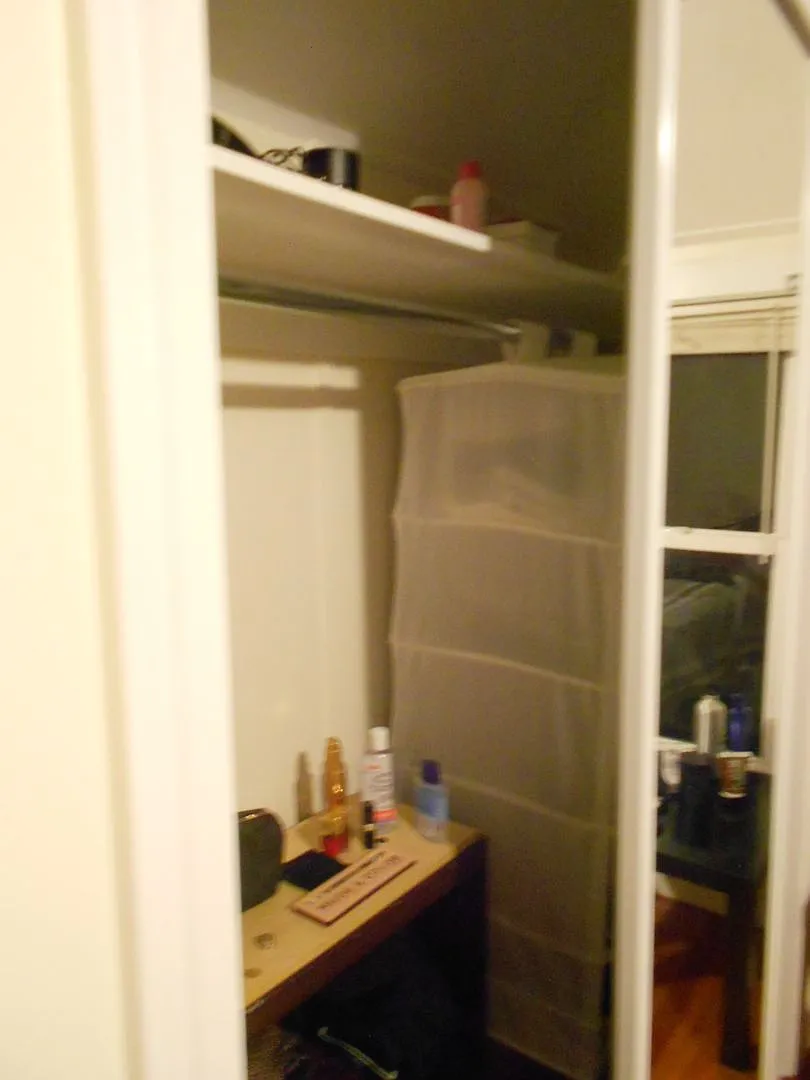 No Brokers Fee, In-Unit Laundry, Yard, Eat-in Kitchen, Porch, — Photo 3