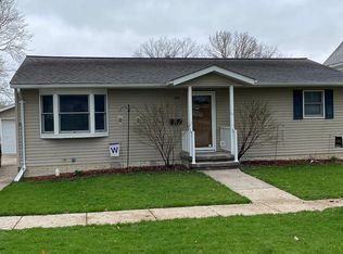 404 4th St, Durant, IA 52747