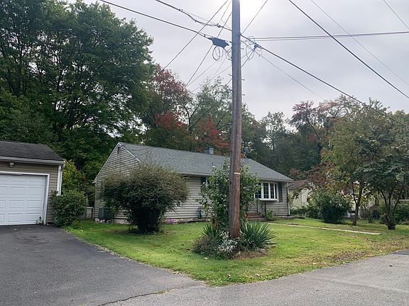 5th image of 120 Hemlock Rd