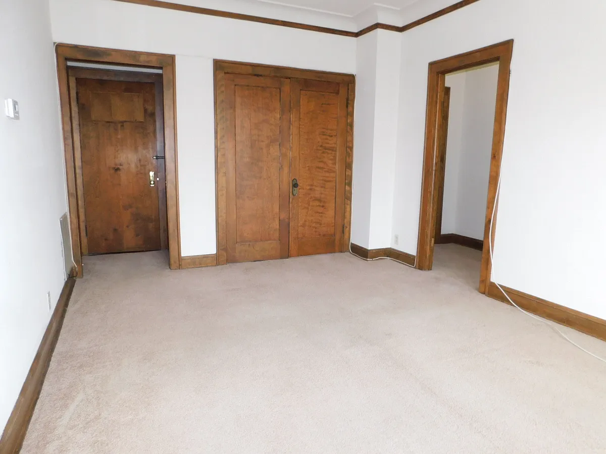Building Photo - 1127 Central Ave #15