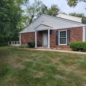 20 Oak Valley Dr #20, Cary, IL, 60013