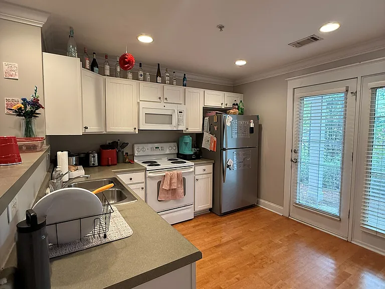 1035 Barnett Shoals Rd #214 — Photo 3