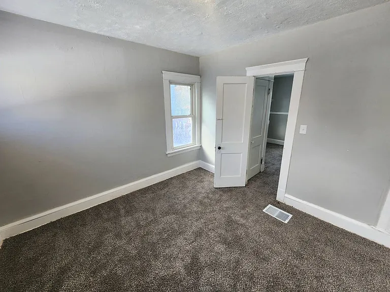 12514 Locke Ave — Photo 46