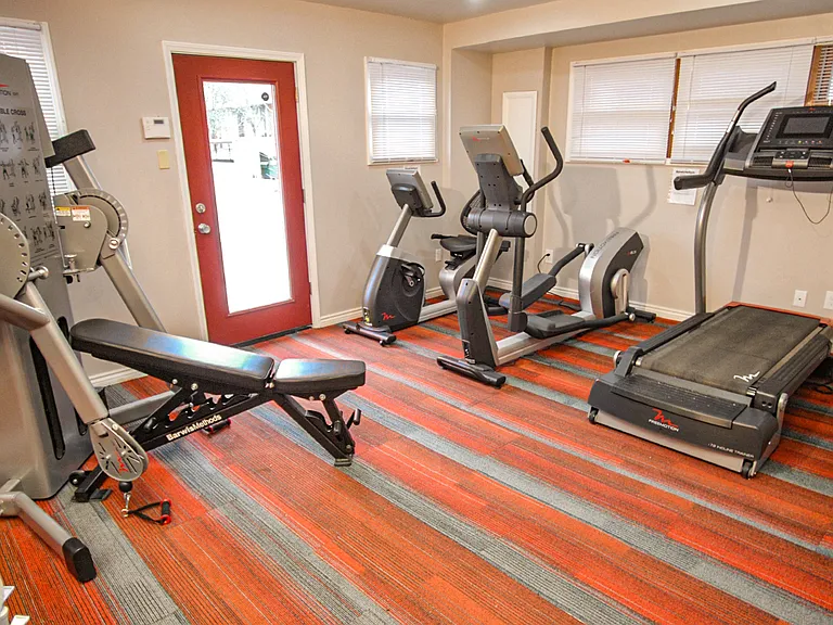 Six Trails Apartments - Saline, MI — Photo 30