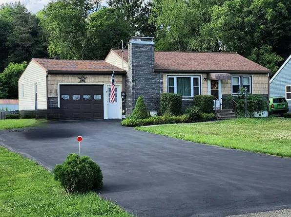 1332 Mountain View Cir, Pine City, NY 14871