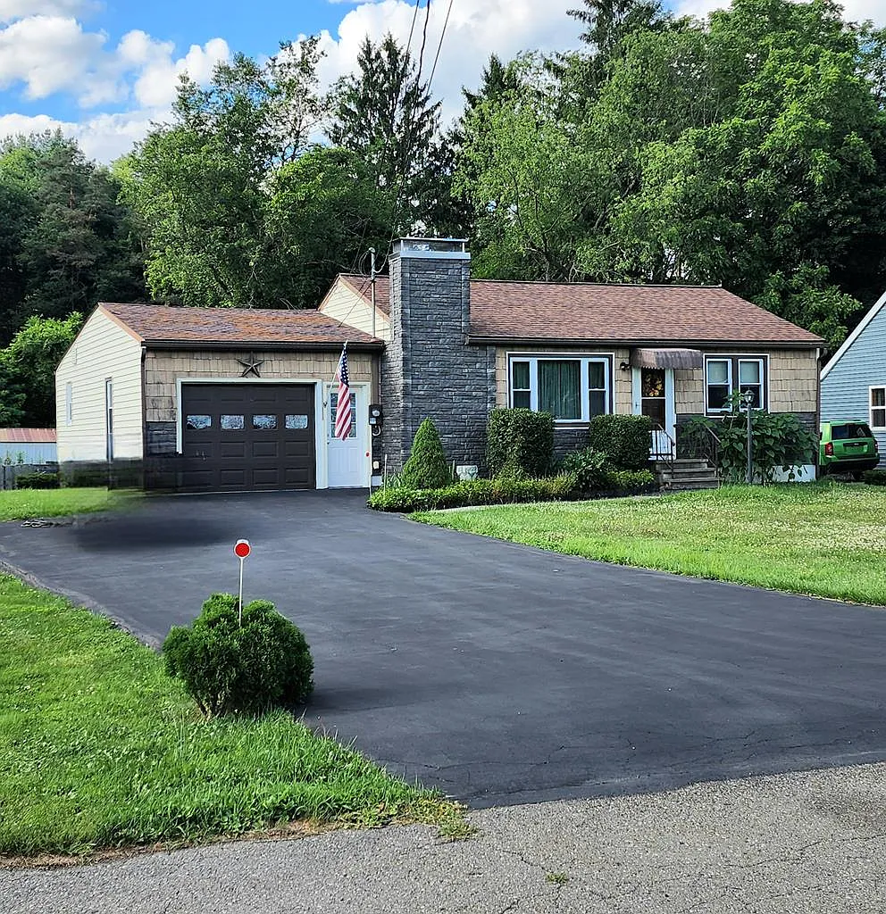1332 Mountain View Cir photo 1