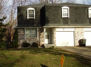 9433 Taylor Dr, Overland Park, KS 66212