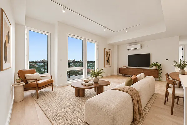 Living room, photo 2