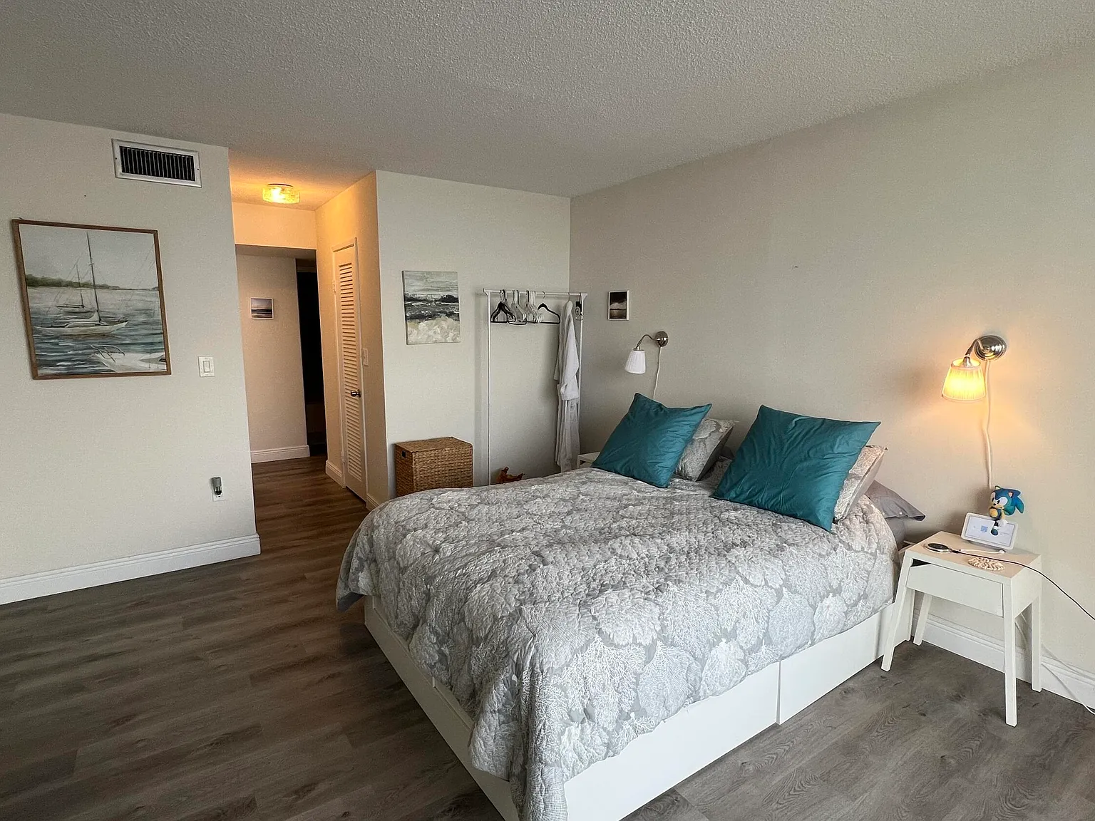 1 bed, 2.0 bath, 861 sqft, $1,700 — Photo 3