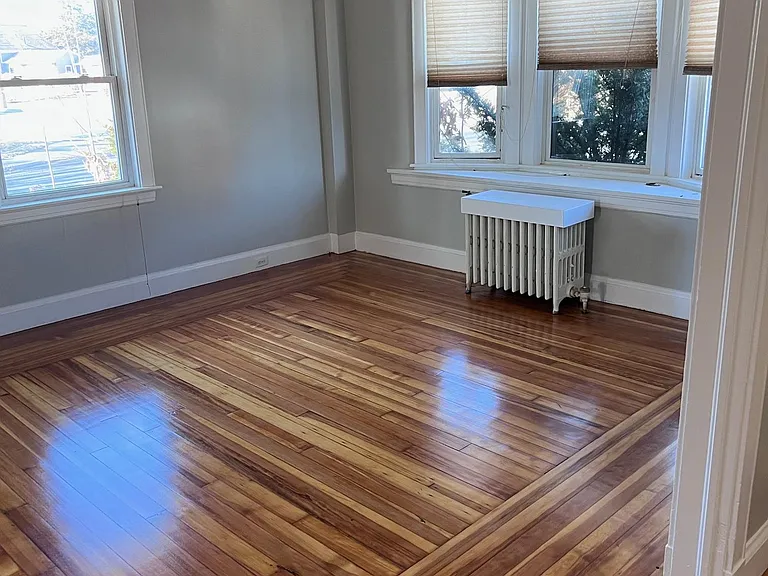 121 Oakland St — Photo 6