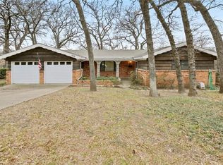 200 Ridgecrest Dr, Hurst, TX 76053