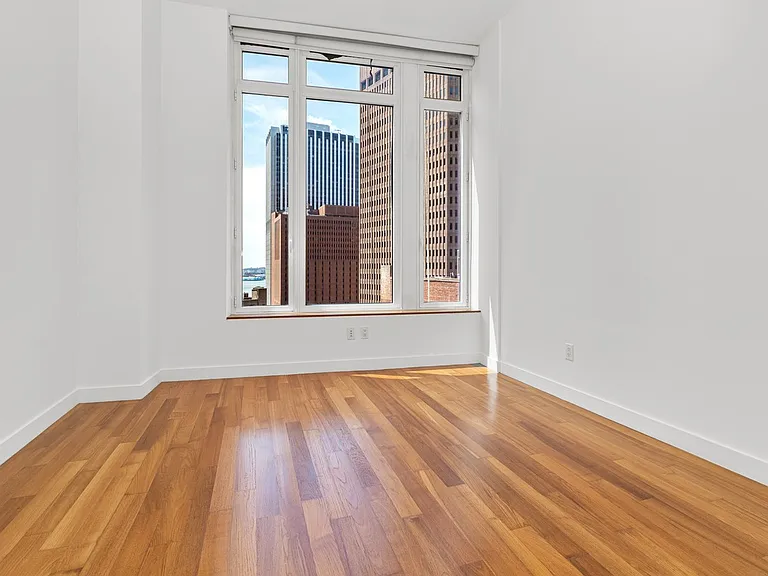 15 William St #28F — Photo 4