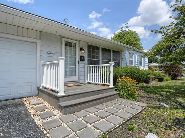 18 Sussex Rd, Camp Hill, PA 17011
