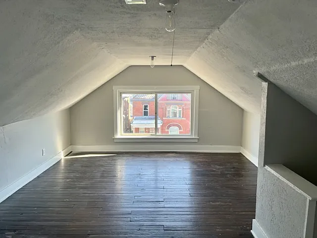 891 Wilson Ave — Photo 16