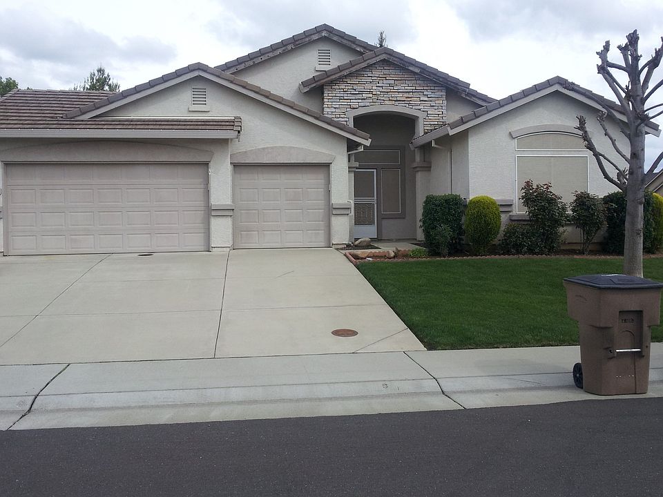 1st image of 213 Saint Tropez Ln