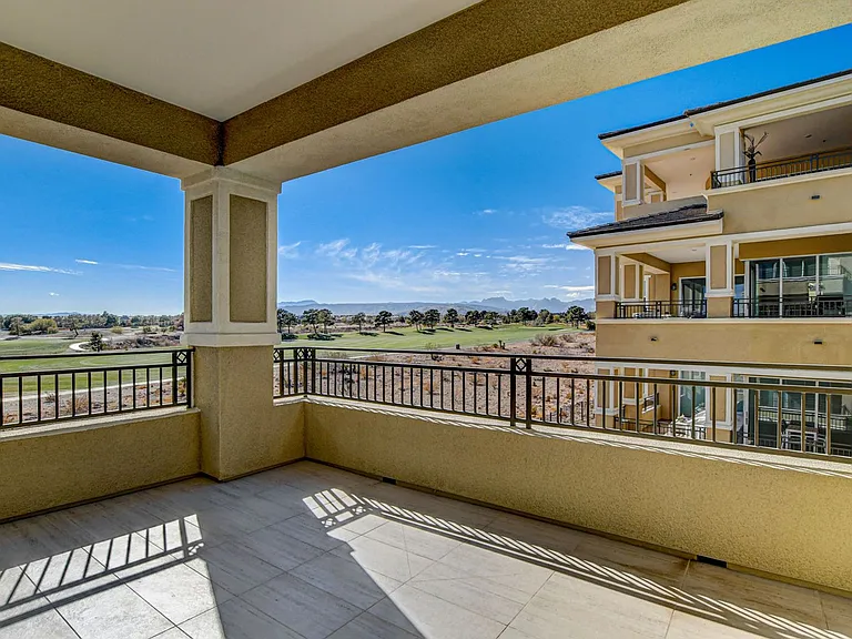 9133 Las Manaitas Ave #302 — Photo 39