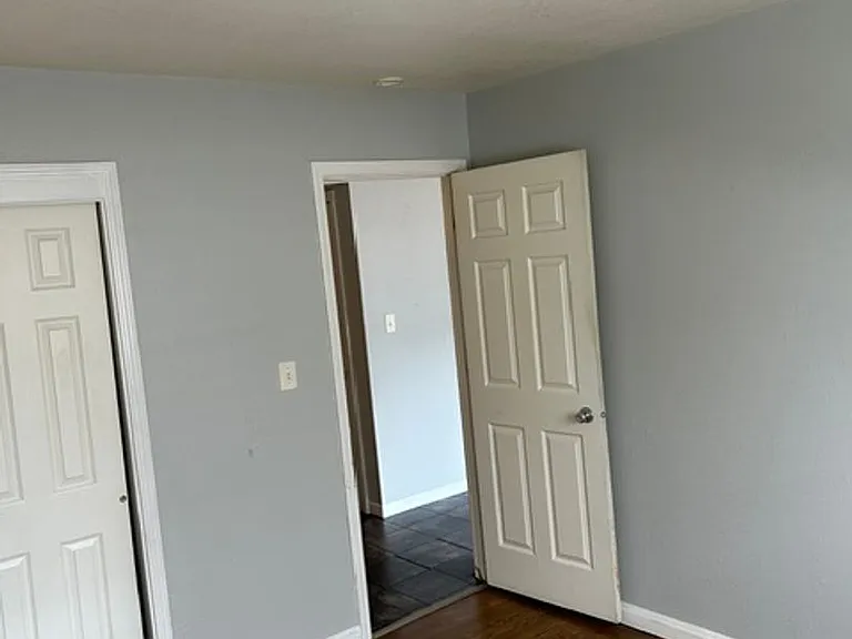 1418 W Mitchell St — Photo 15