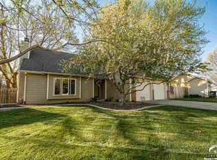 405 Sierra Dr, Lawrence, KS 66049