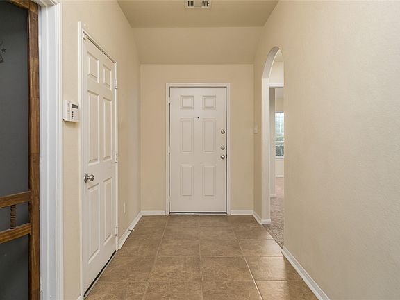 5th image of 1805 Autumn Pond Cir